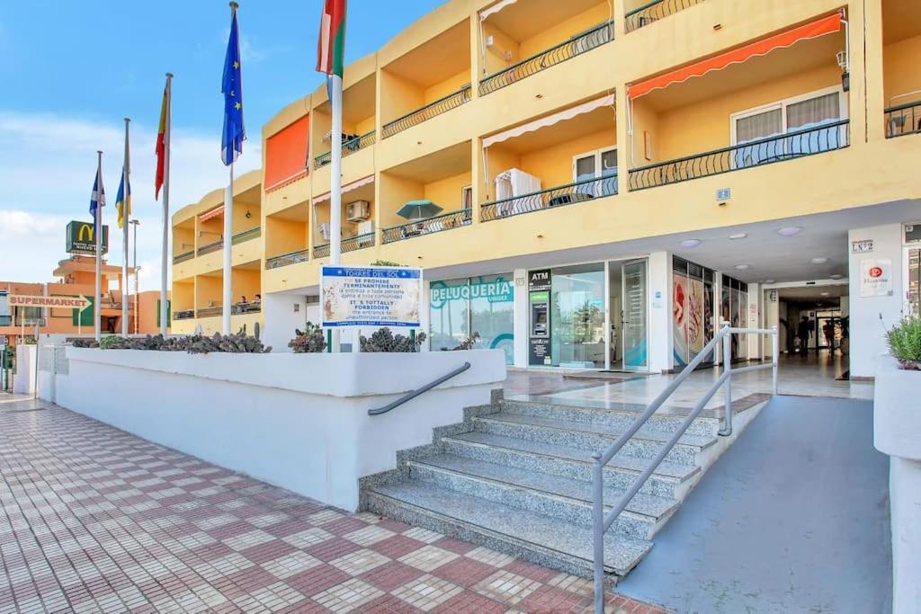 Studio In Torres Del Sol Griffin Near The Beach Arona  Exterior photo