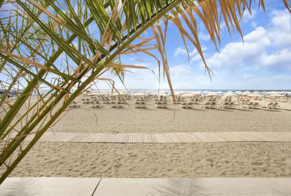 Studio In Torres Del Sol Griffin Near The Beach Arona  Exterior photo